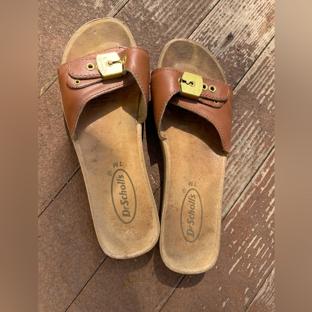 Women Vintage Dr Scholls Brown Leather Strap With Buckle And Wooden Sole sandals